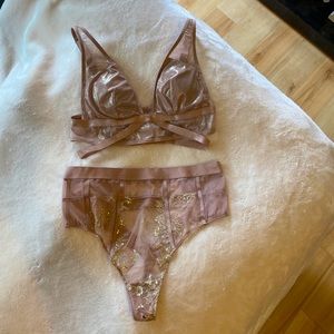 NWOT Victoria’s Secret lingerie set